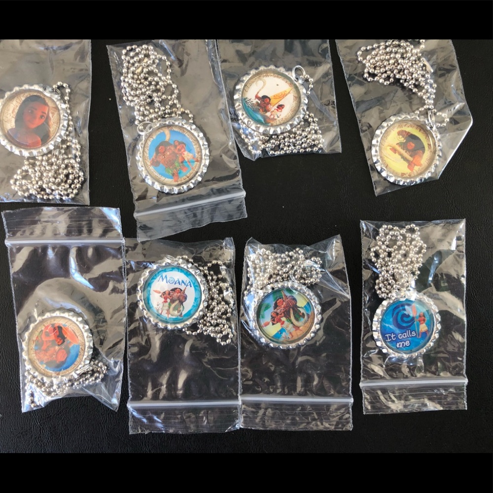 Set of 8 Moana bottlecap necklaces